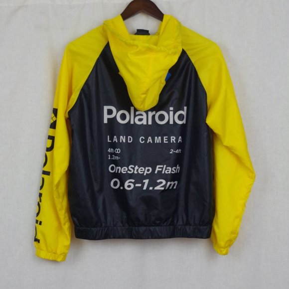 Polaroid Land Camera Black & Yellow Hooded Nylon Jacket. Medium - Picture 5 of 6